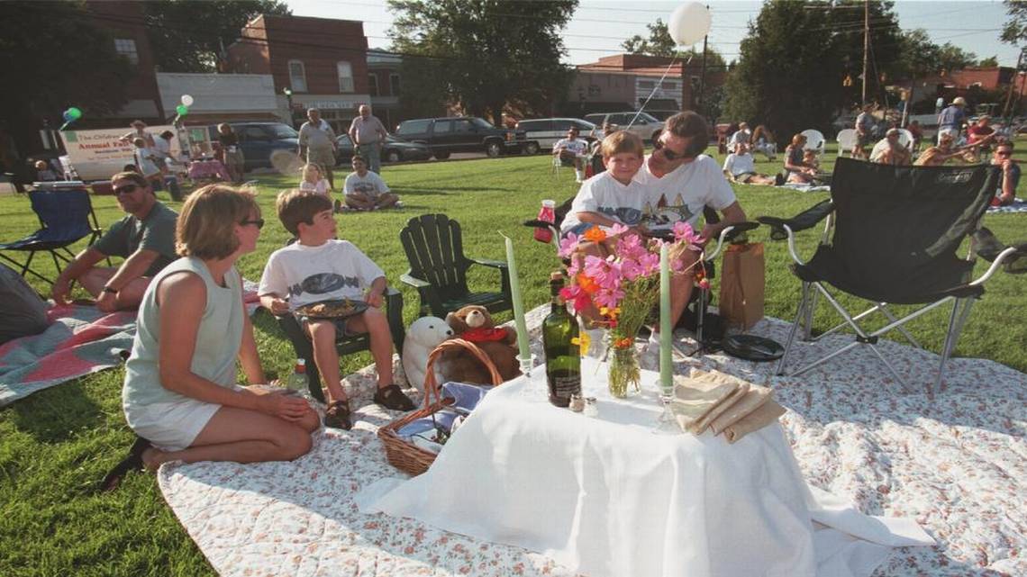 DiGioiaRealty's tweet photo. 7 free and cheap things to do in Lake Norman this week: Concert on the Green, Memorial Day + more https://t.co/PZysxlBbzj https://t.co/u6KUByK1qk