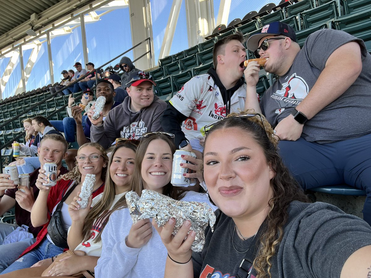 _averykrivenki's tweet photo. We love glizzy night @CleGuardians @CleHotDogs https://t.co/BEKt1QtfnV