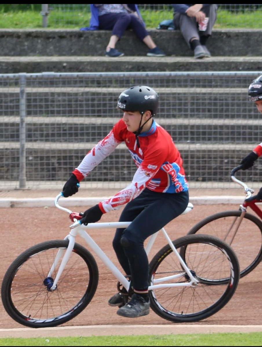 d_make's tweet image. This is Leon, my grandson.....help him to a World Championship ....facebook.com/groups/1671557…