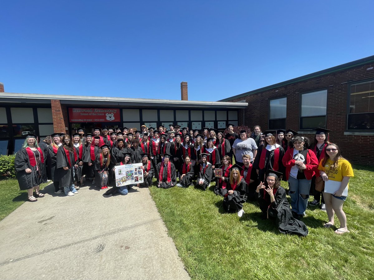 Seniors, it was so fun to get to celebrate you today! Here’s to the last of Parma Senior High! 🥳 For our senior walk, we went to Renwood, Thoreau Park, John Muir, and Shiloh! Thank you also to the principals for being so accommodating! Such a fun way to end the year ❤️