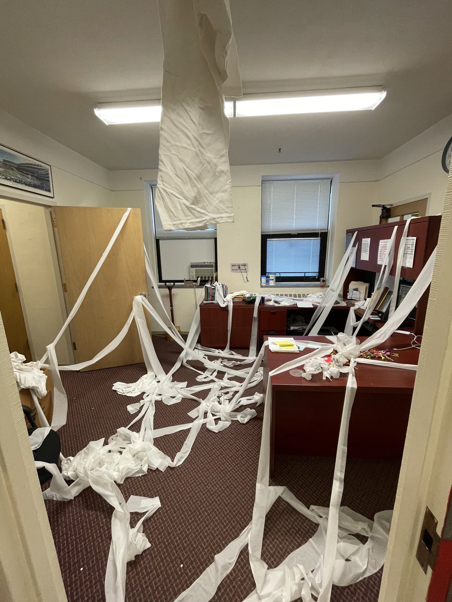 PCSDparmasenior's tweet photo. It was quite a busy last regular day of school at PSH. Seniors got us good! 😆 Thank you for not taking it too far! https://t.co/Pup9ueSGE9