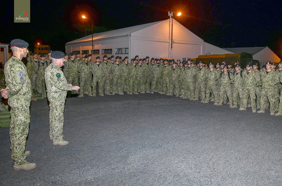 Exercito_pt's tweet photo. Militares da 2.ª Força Nacional Destacada para a Roménia🇷🇴, regressam a Portugal 🇵🇹 após seis meses de missão, com o sentimento de missão cumprida.
➡️https://t.co/neZk6Yac0G
#ExércitoPortuguês #DefesaNacional #2FNDROU #NATO #WeAreNATO #StrongerTogether @defesa_pt @eu_eeas @NATO https://t.co/CT2TXiqsKr