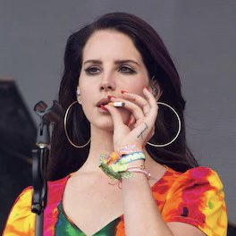 deiviswiftie's tweet photo. hot girls smoke 🚬 https://t.co/sjgd5VBlGP