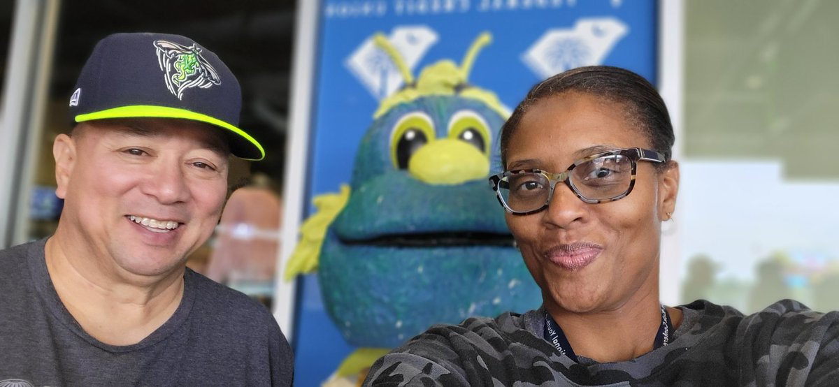CBSM_007's tweet photo. Happy to attend the @ColaFireflies game tonight and rep @rvhs! #LetsGlow https://t.co/vn4XjOjZMP