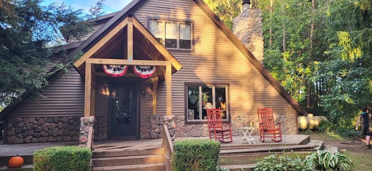 New town every hour on Twitter "Urbana, Ohio Population 11,313 Photos