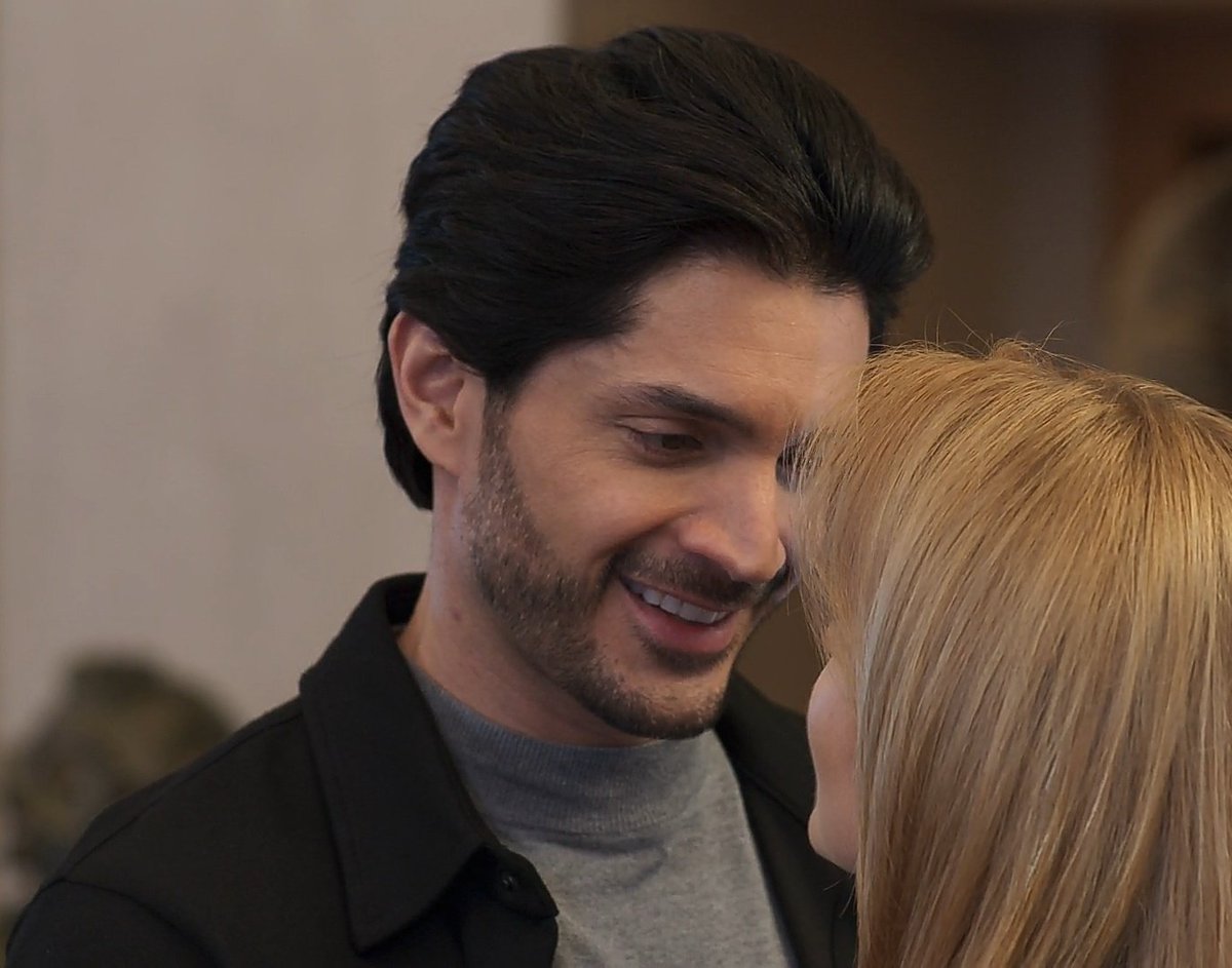SU SONRISA, GENTE

GARENA IS COMING