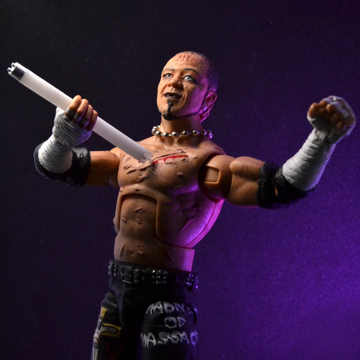 Astrid on Twitter "Jun Kasai with a broken lighttube 😊 [Lighttube made