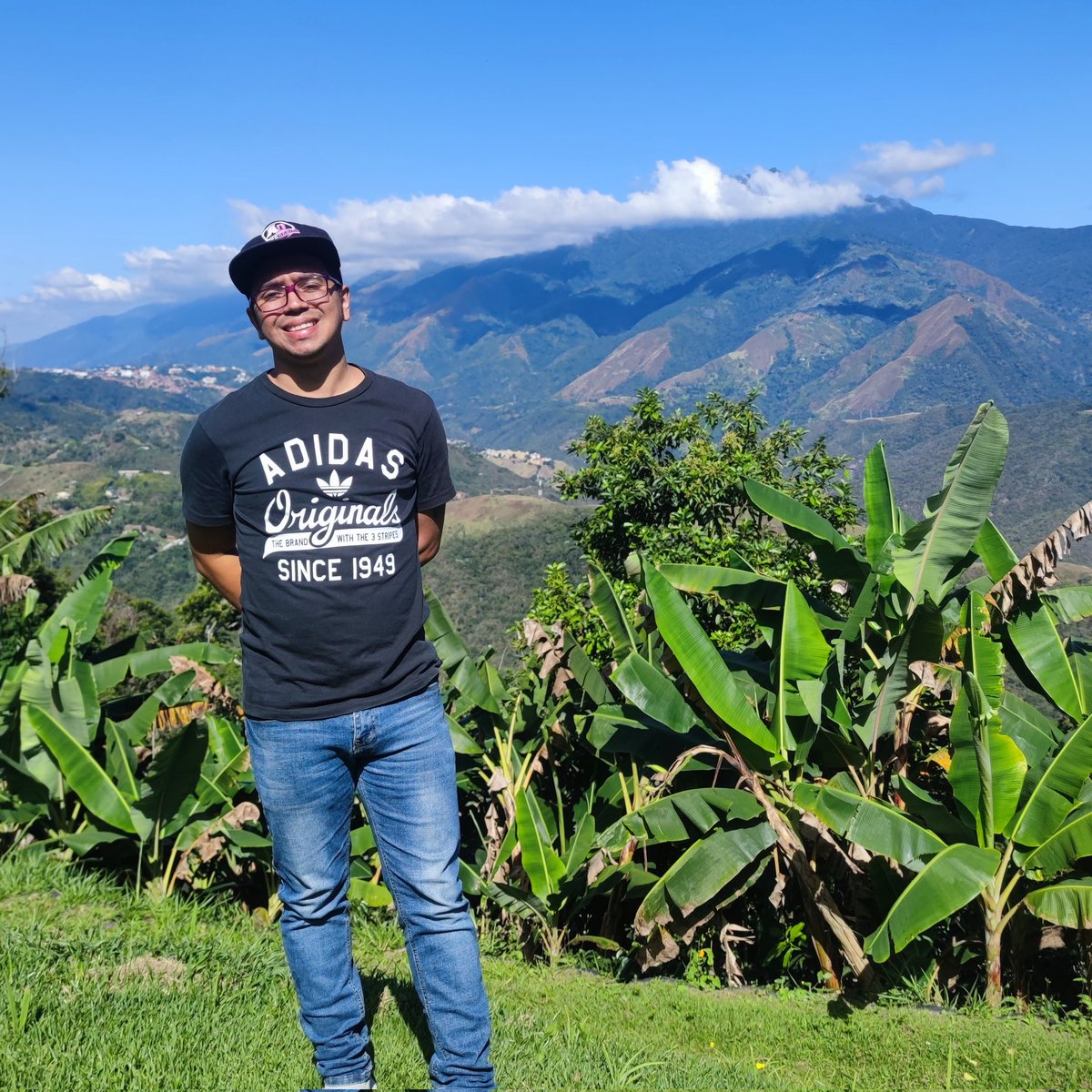 TicoUtrera's tweet photo. #NuevaFotoDePerfil actualizaremos Twitter... https://t.co/FACS3q8oX2