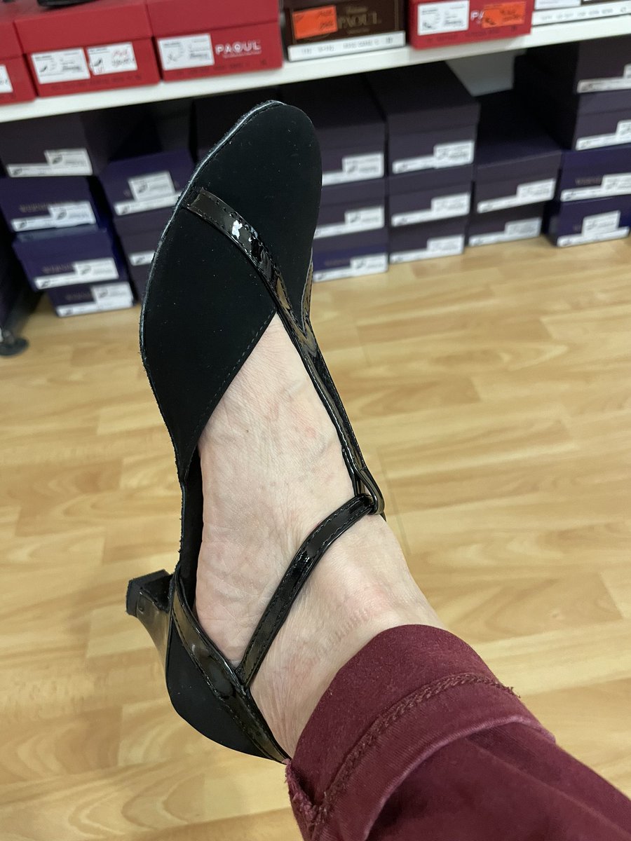 YouYamagami's tweet photo. 抜けてからの、タンゴシューズ👞を買いに行くin Paris #DuoStyle https://t.co/3OmMCTRBUZ