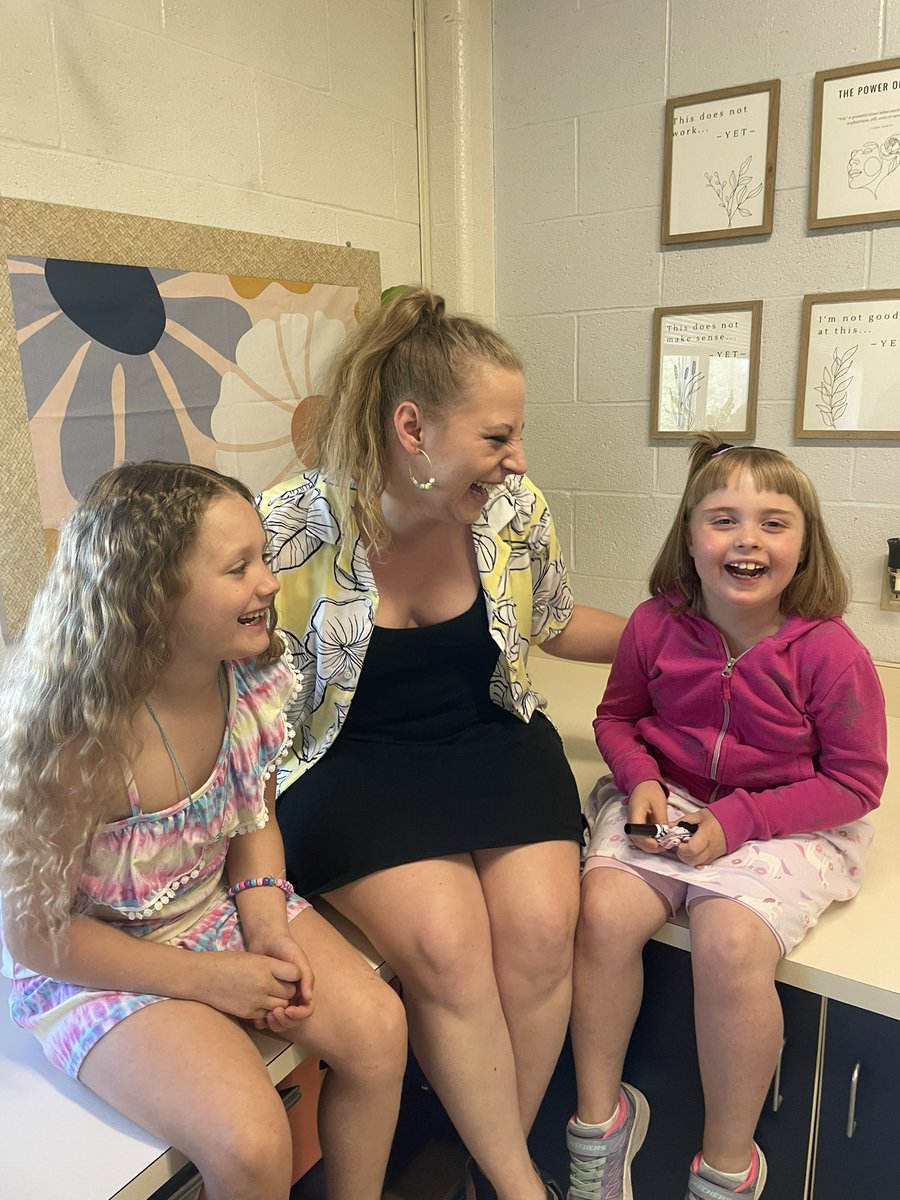 Kelsey Davis tweet media