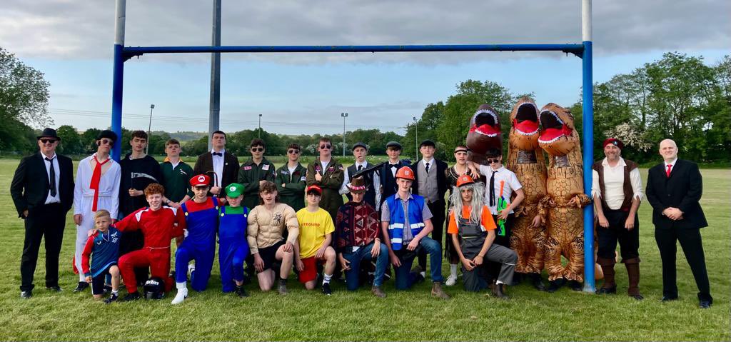 A great fancy dress night ti celebrate our year as 15’s. We are very grateful to the boys and parents for their efforts and support. One more year!! And we will give all we have 🔵🐗🏉 Diolch