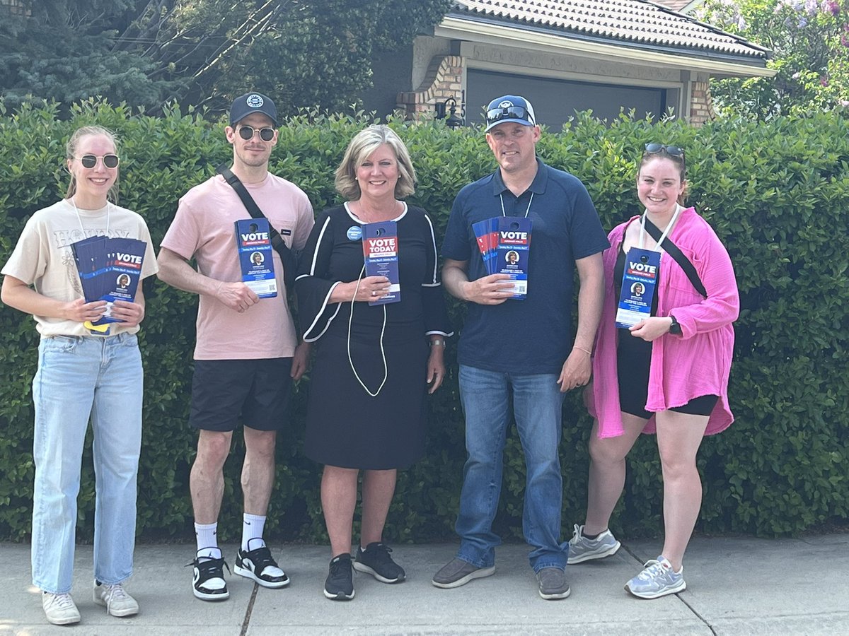 We had a great time out door knocking with @NateHornerAB today! #teamUCP