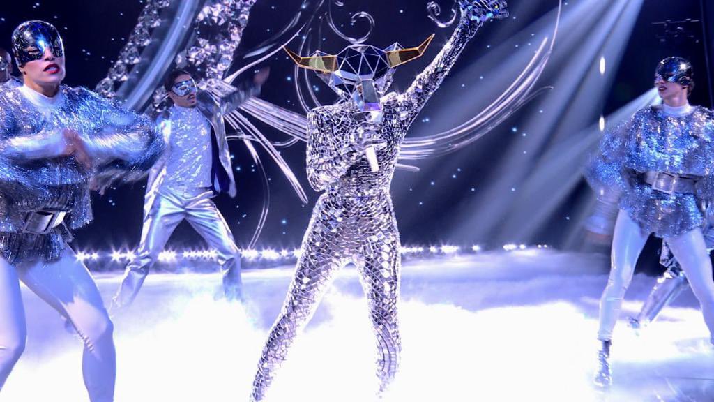 Anggun_Cipta's tweet photo. C’était hyper amusant d’être guest enquêtrice ce soir pour #MaskSinger Je lis vos messages et vous êtes tous des choux à la crème supplément chocolat et amandes ♥️♥️♥️♥️♥️♥️ https://t.co/LQpbwvxOkA
