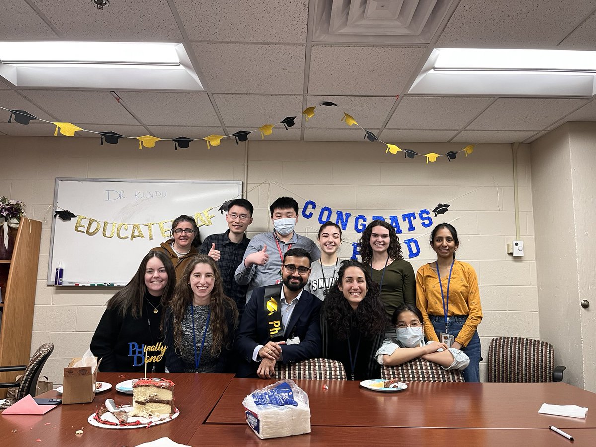 thehepatologist's tweet image. 1/3 Today marks the completion of my time in Francis lab. The lab which gave my #firstfirstauthor, where I first ran an ELISA and all other first experiments which I had no experience of. It was wonderful to be trained by strong scientists.