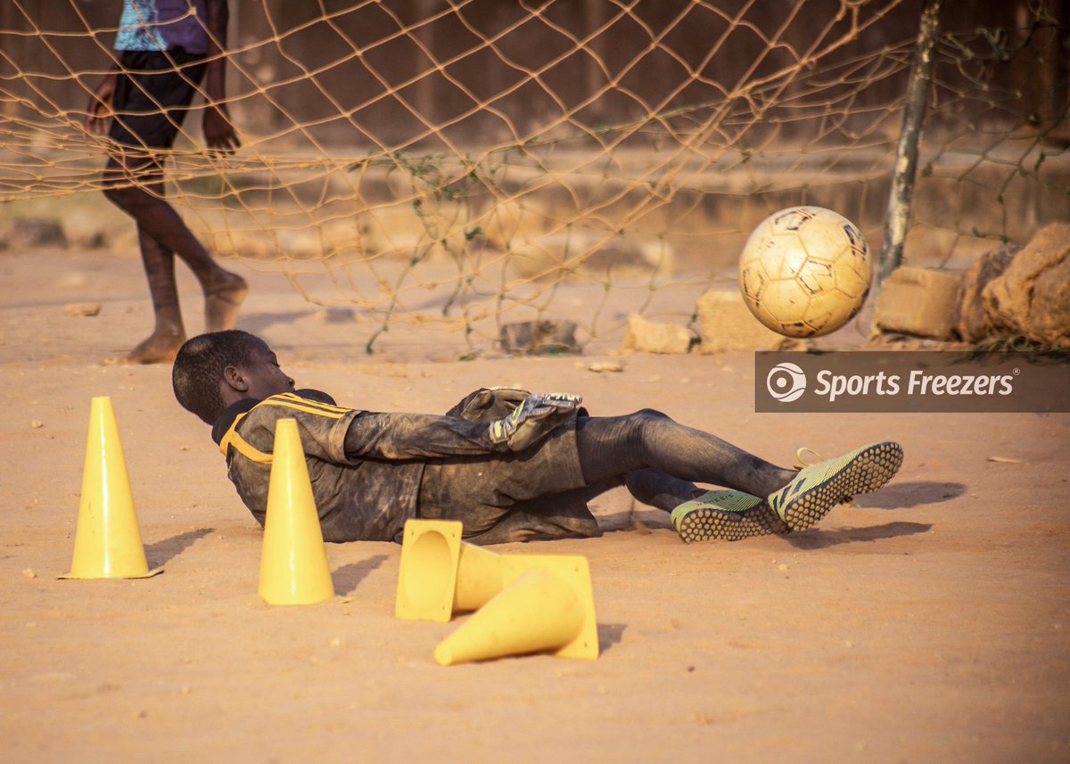 sportsfreezers's tweet photo. Try your best to be remembered as a great person. 
.
. @FaisalChibsah @FrancisHemans1 @OtiAdjei 
#sportsfreezers #mmedia #ghana #sports #BringBackTheLove #goalkeepertraining #training #YoungTalent #SportsAfrica https://t.co/NWISD9eYgH