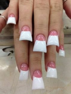 OllieLove44's tweet photo. Breaking news: 
Tom Sandoval has advanced to a French Manicure 
🤣😂😂
#Scandoval
#NotSoldOut 
#PooPooHead 💩
#pumprulesreunion https://t.co/l3yFCjPEOR