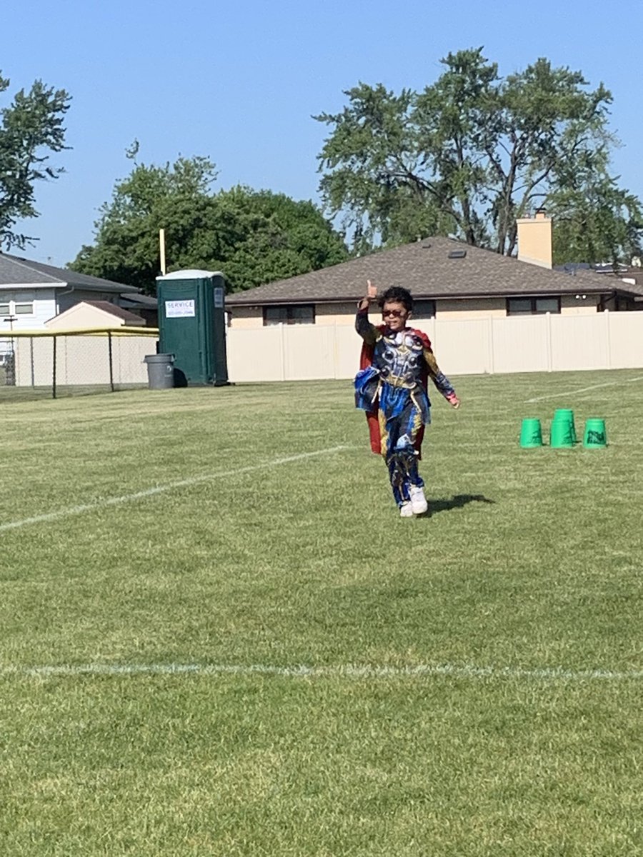 Ms. Kasanders tweet media