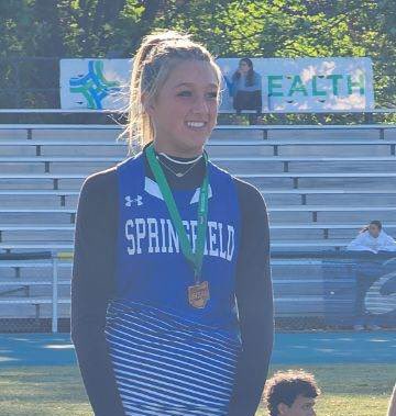sfieldathletics's tweet photo. Jessica Mason is #statebound in the Pole Vault! 3rd Place 🥉 at Regionals! @SpringfieldTF1 #springfieldstrong https://t.co/imgtd0oASj