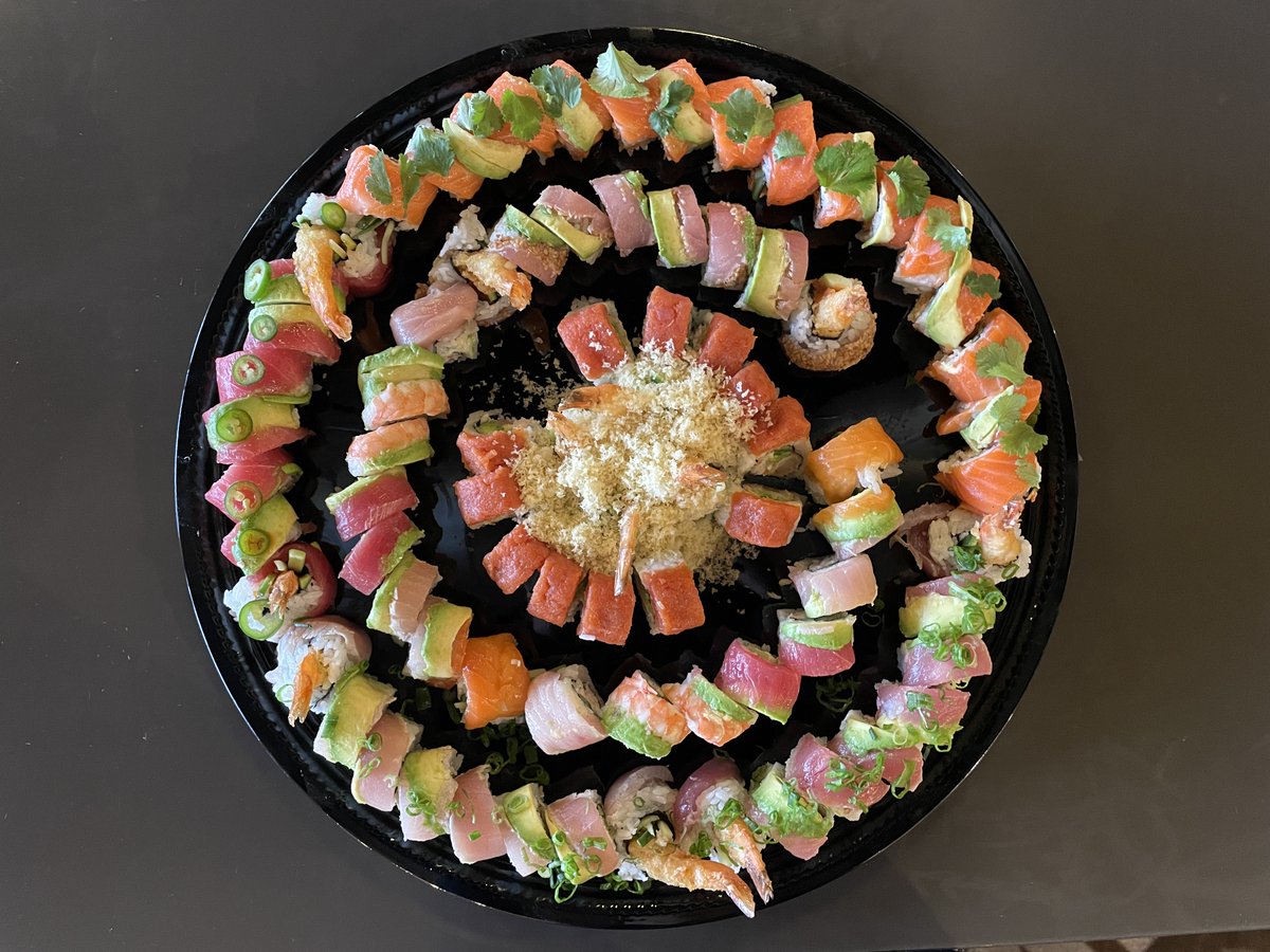 SushiLoungeSD's tweet photo. Celebrate the graduate's journey with sushi delights!
Visit https://t.co/zfA2qj0X5K to see our sushi platter options. Pre-order yours today!

Sushi Lounge Point Loma: (619) 501-5982
Sushi Lounge Poway: (858) 748-0070
Sushi Lounge Encinitas: (760) 633-2299 https://t.co/dz8T2H5bi7