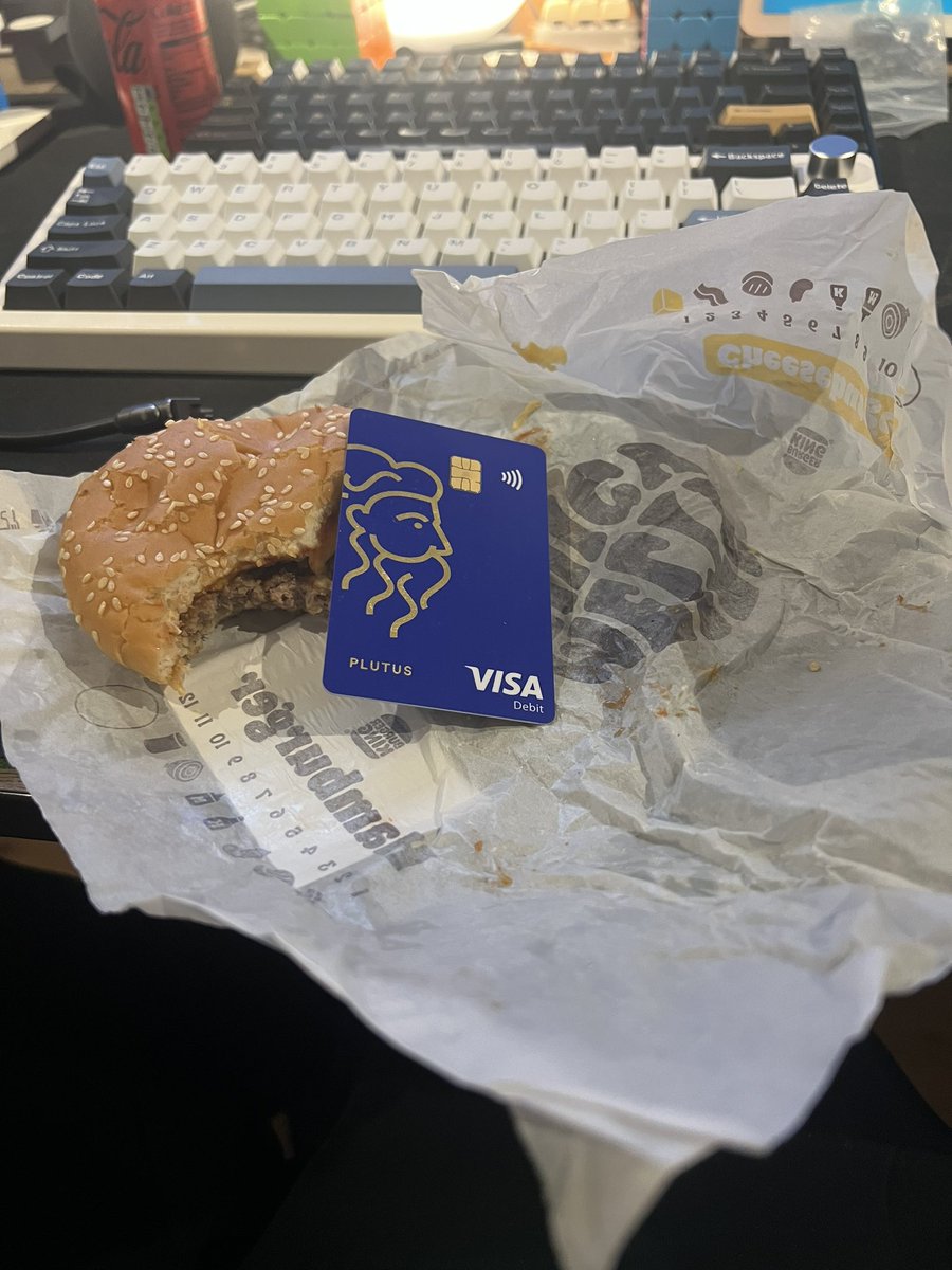 Mark_4209's tweet image. Fueling my cravings and boosting my wallet with the power of Plutus. Just devoured a scrumptious Cheeseburger from Burger King, satisfying both my taste buds and my budget. 🍔💳 #HungryForPlutusPerks