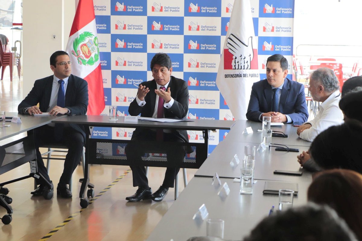 El defensor del pueblo, Josué Gutiérrez, se reunió con  representantes de las confederaciones de servidores y trabajadores estatales (<a href="/InfoSindicatos/">PlataformaSindical</a>), quienes presentaron su queja por la demora en concretizar la negociación colectiva del año 2023. #LasPersonasPrimero (1/3)