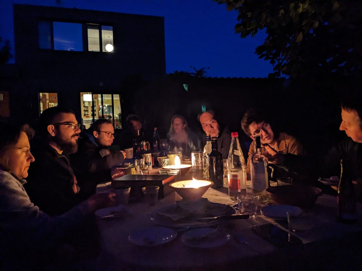 ThomasVanRiet2's tweet photo. Bbq season officially opened with fellow swamplanders @holographythms , @VincentVanHeme1 , @gary_shiu ! At least 3 new conjectures were born. I think. https://t.co/cbtwyuXiqv