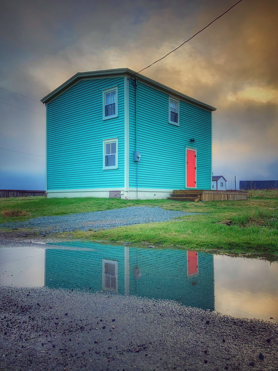 GrayMarker99's tweet photo. That Orange Door. https://t.co/yUZWLBCKkq