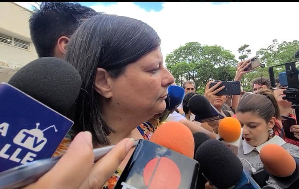 #26May | María Eugenia Landaeta, candidata a Decana de Medicina, responsabilizó a la Comisión Electoral de la #UCV de las irregularidades que llevaron a la suspensión del proceso electoral. 'Nos deben unas explicaciones', dijo.