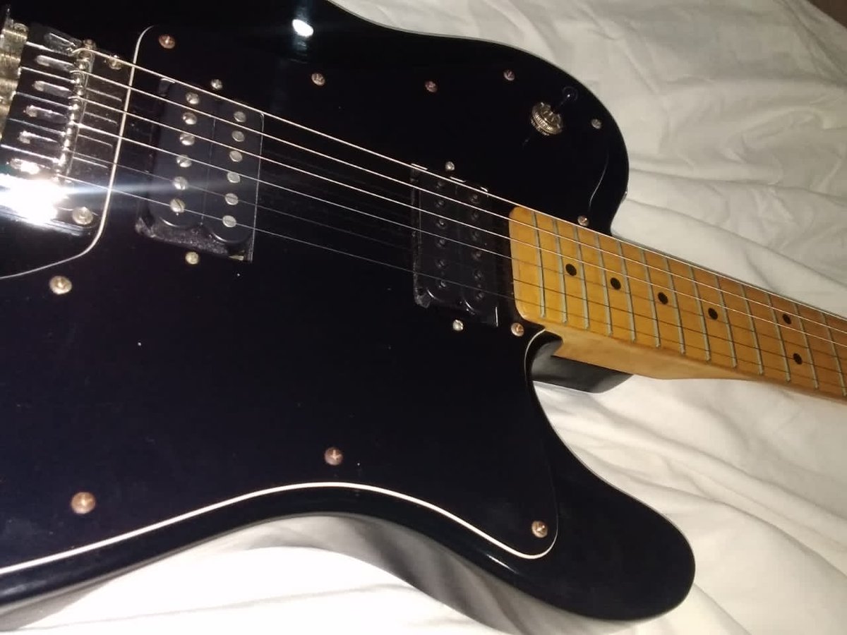 palermossudaca's tweet photo. miren mi nueva guitarra:) https://t.co/n6nI2LCB2e