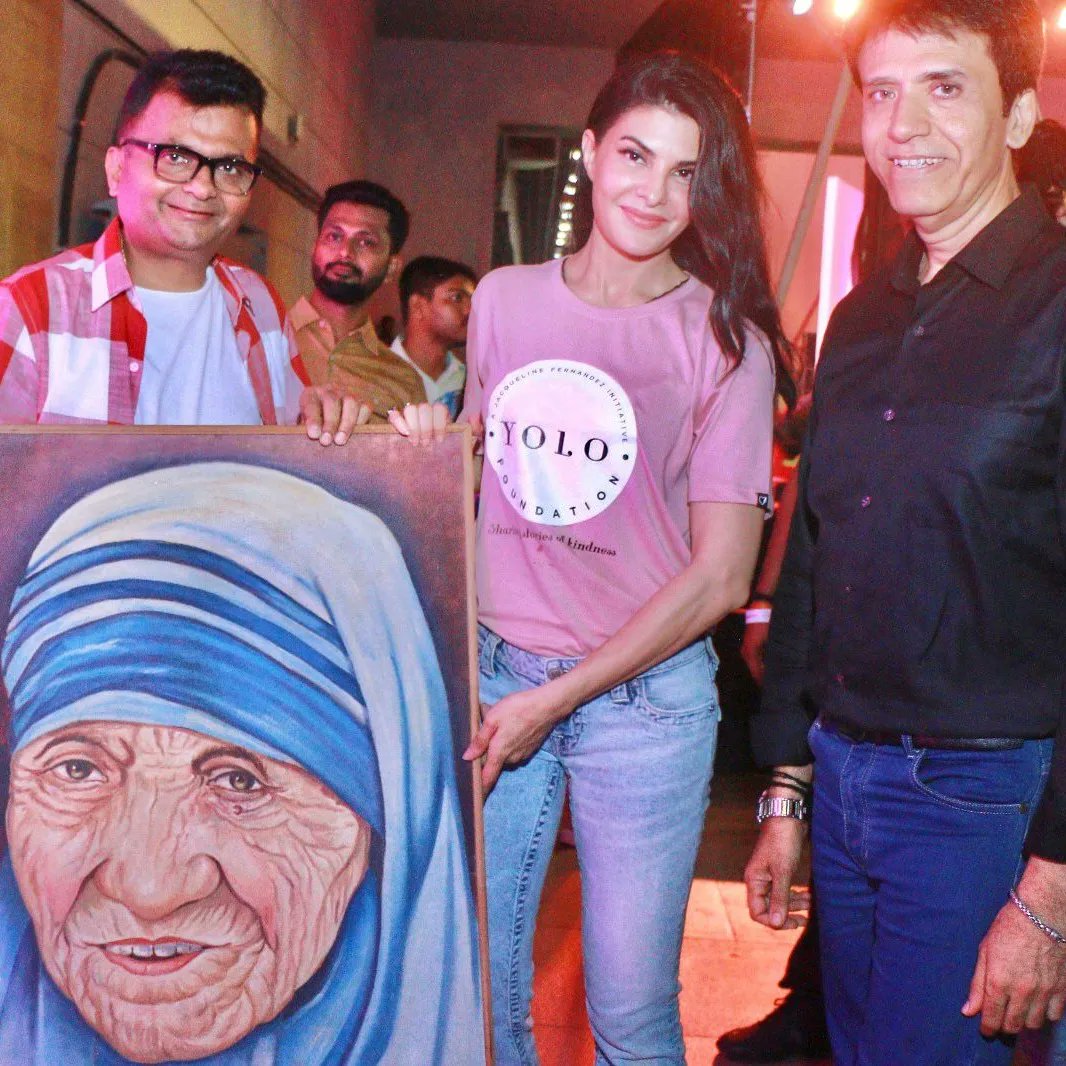 AneelMurarka's tweet photo. Met the gorgeous &amp; talented actress @Asli_Jacqueline ji at her recent event, along with actor friend @soorajthapar ji. Presented her with a painting of #MotherTeresa . She was absolutely ecstatic about this surprise #gift and accepted it gracefully 

Have a wonderful weekend 🖼️🖌️ https://t.co/24dsnftoDP