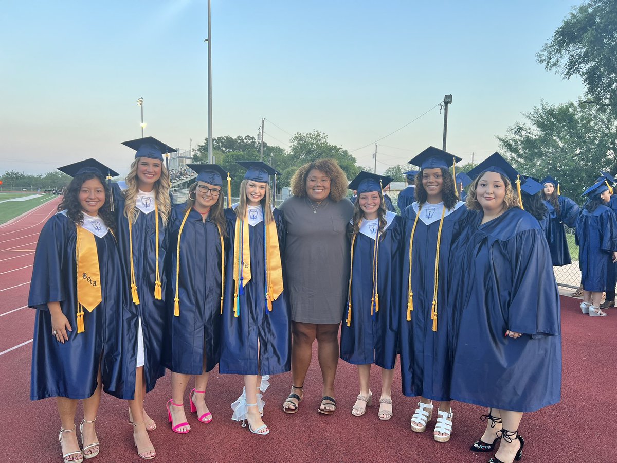 Congratulations to our Student Athletic Trainers and the Class of 2023! So so proud of y’all 🎓