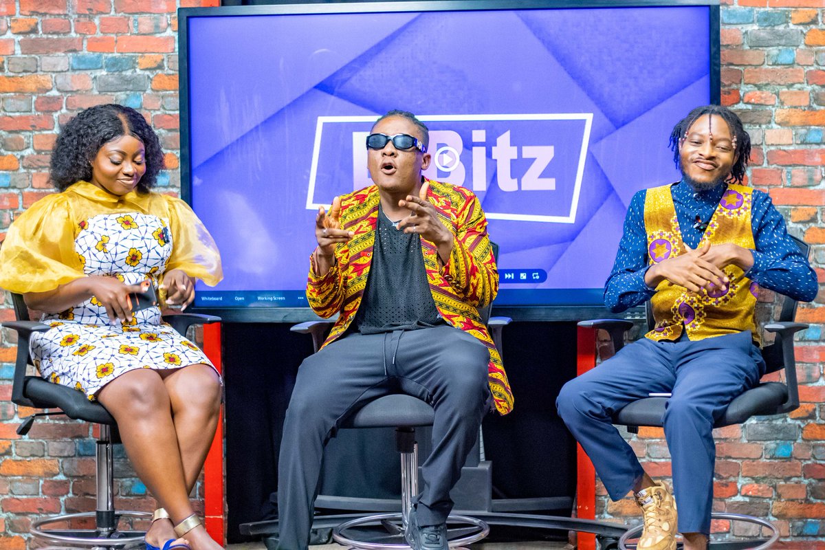 Sing Off Some Stress, Drink Water And Look Good😎❤. The Weekend Is Hereeee🔥.
<a href="/amagyapong1/">Nana Ama Gyapong</a> <a href="/SShabhani/">Shaban Shabhani</a> @vanillamuzik_ 

#LifestyleTV