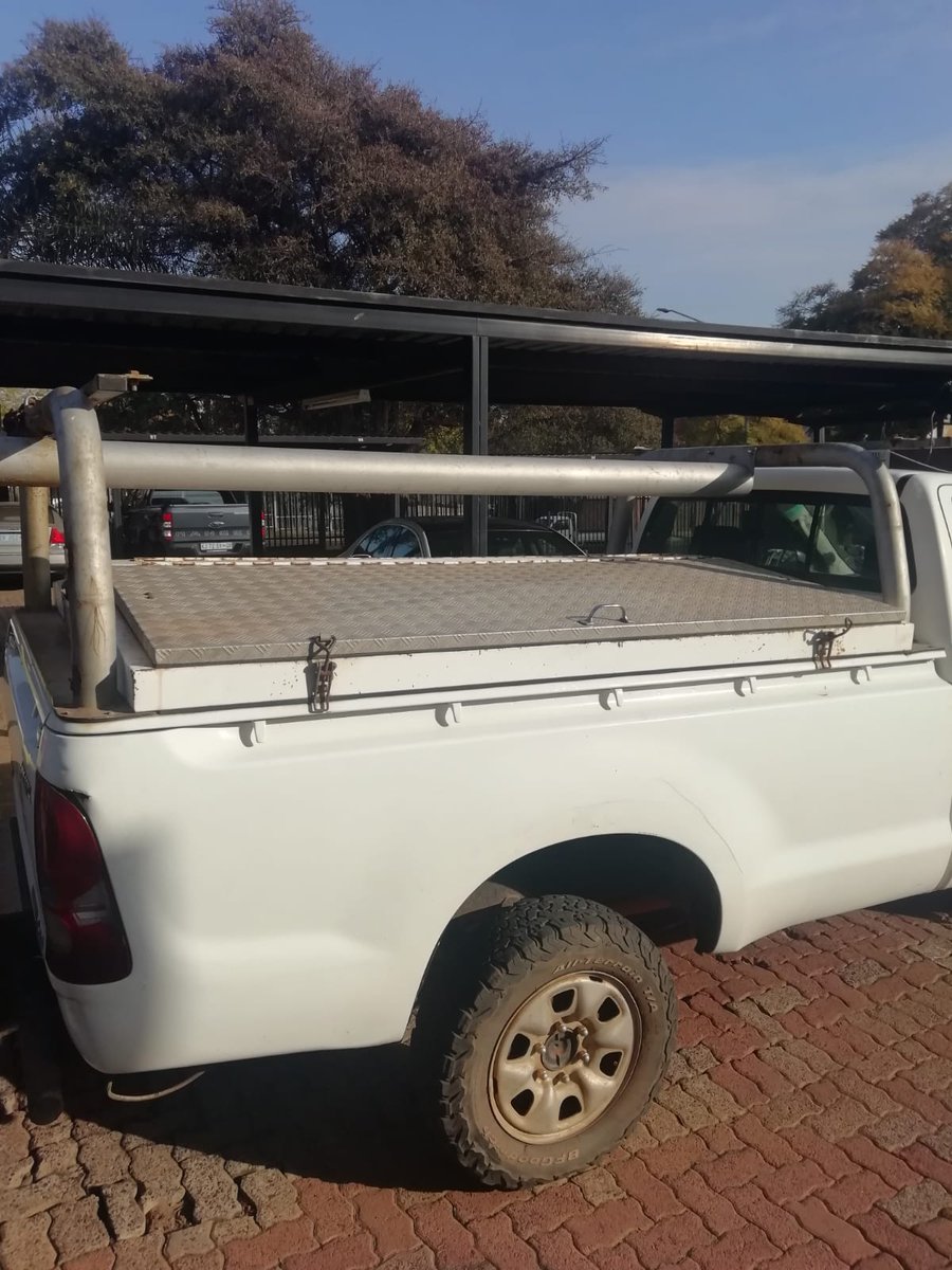 If you want a heavyweight aluminum canopy with wing side doors, internal accessories and roof rack.

Suited for you to start your own business. We are just a phone call away!

Price: R8500-9500
Please contact: 079 134 469

Toss King Misuzulu #RepoRate Naledi Gwede Comfort Tower