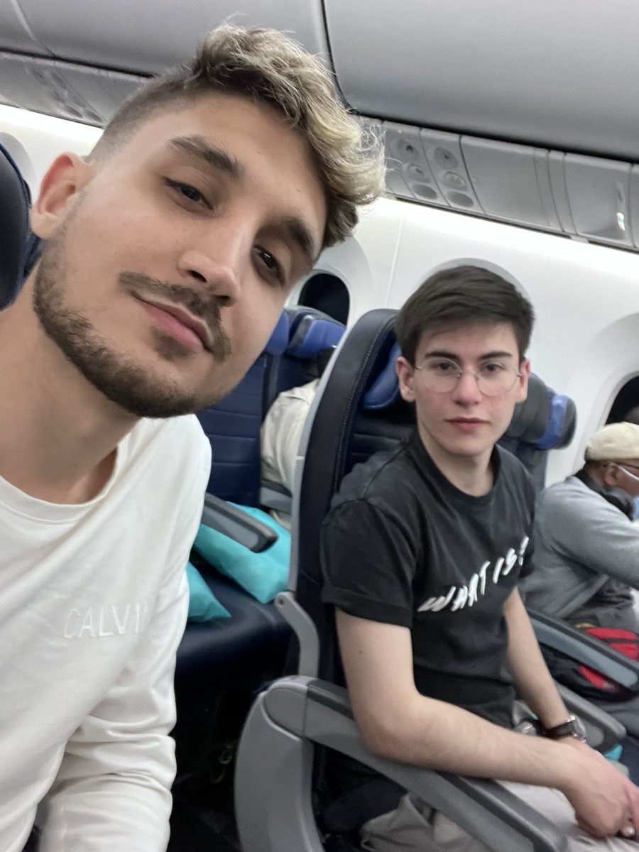 Flying with the @flameZcsgo to Dallas 🇺🇸🫶
The goal is show consistency as a team cyaa
#EZ4ENCE