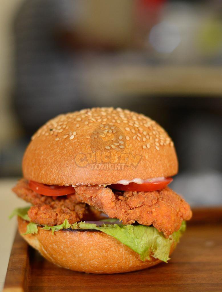 nasser_Ug1's tweet photo. Good Morning the entire #UOT
Kindly pass @Chicken2nite_Ug this weekend and enjoy some burger at a low affordable price 🍔 🍔 🍔

#FeelLikeChickenTonight 
#FfeTuliAvailable https://t.co/CQVfbChIPS