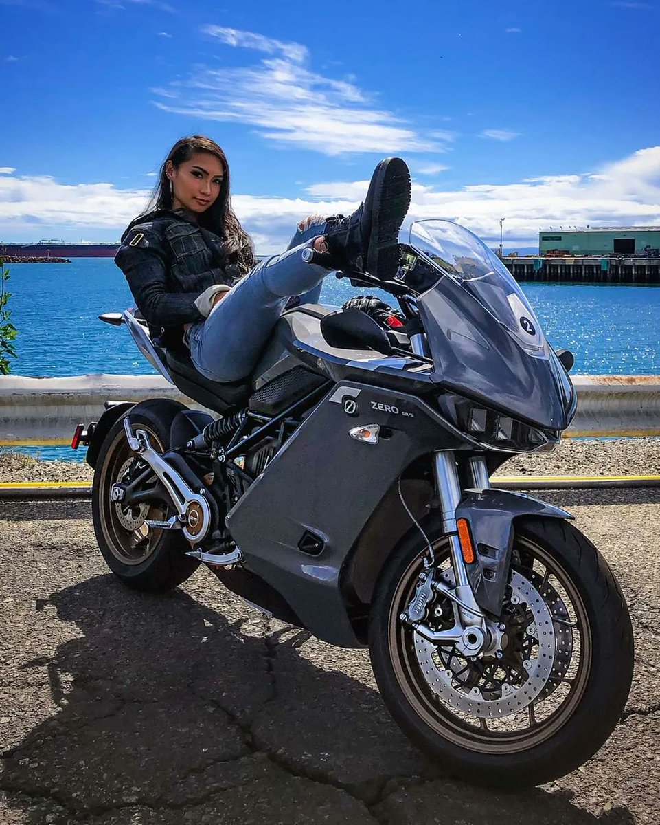 Zero Motorcycle

#BikerGirl

📸
IG Mizziel Serra