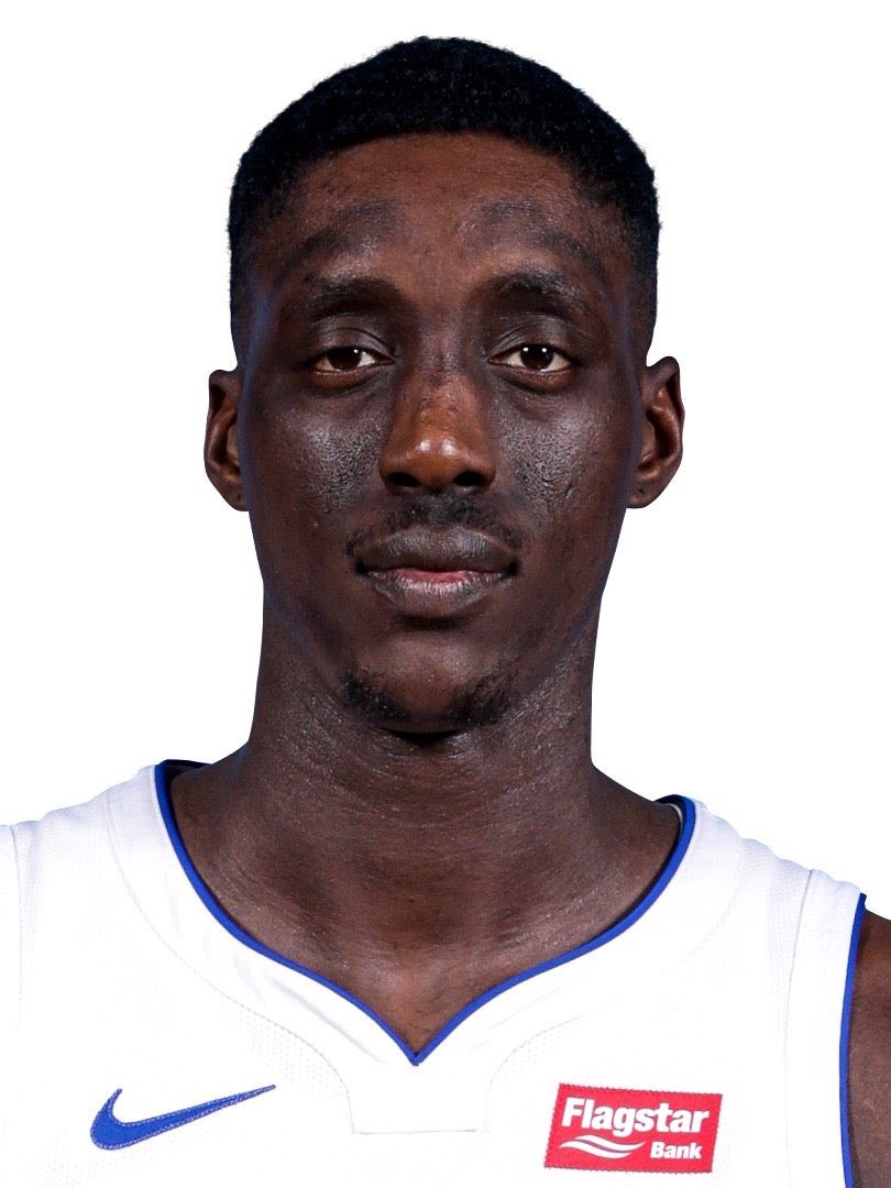 He’s 6’7 what you gone do? @TonySnell21_