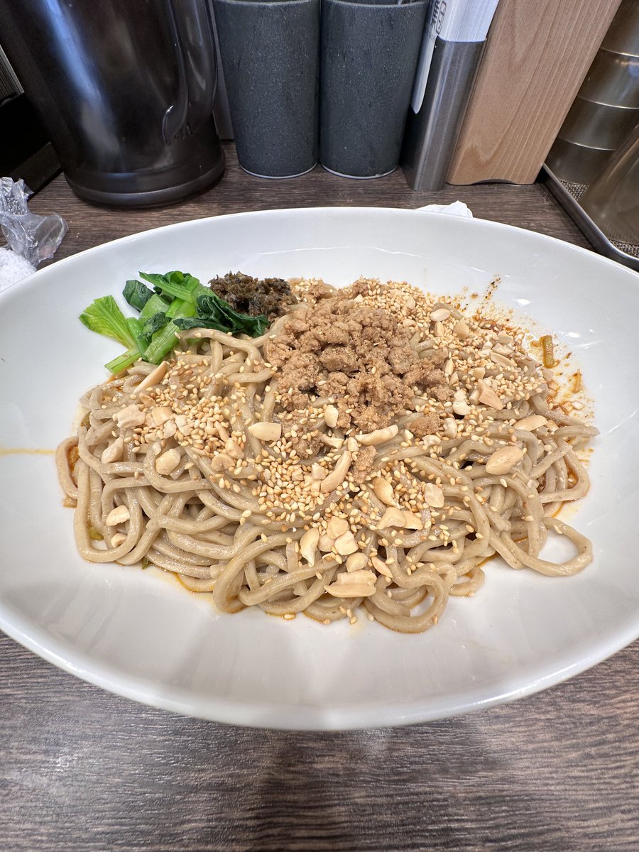 今日のランチは雲林坊の汁なし担々麺
美味いっす！