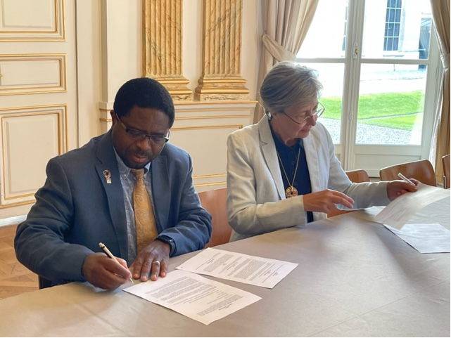 I am delighted to announce the strategic partnership with @ILRI and @WOAHat #WOAHGS. Through this MOU we aim to accelerate the adoption of cutting-edge technologies, improved knowledge sharing to enhance the global animal health sector and support #SDG #OneHealth #OneCGIAR