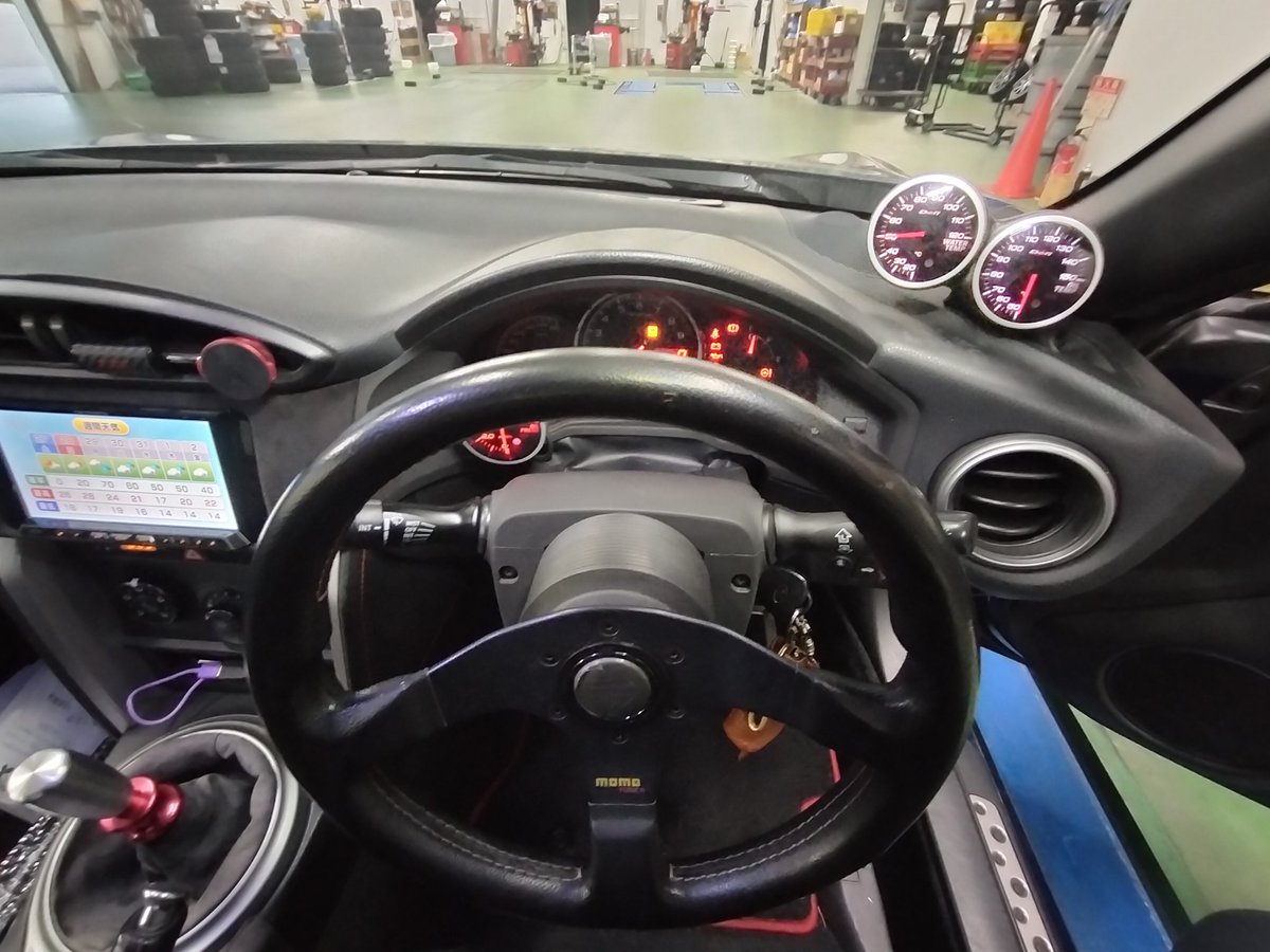 sub_tech's tweet photo. やっとこさ完成して取付
60φ用2連メーターマウント

配線も見えなくてスッきりじゃい！

#メーターフード
#DeFi 
#zc6 #zn6 #86BRZ https://t.co/58Lm6TkbZB