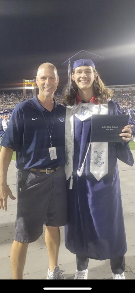 We r so proud of Ty #Allen #AllenEagles #Grad23 #OleMiss @Ty_Holt_13 @cholttwjmom