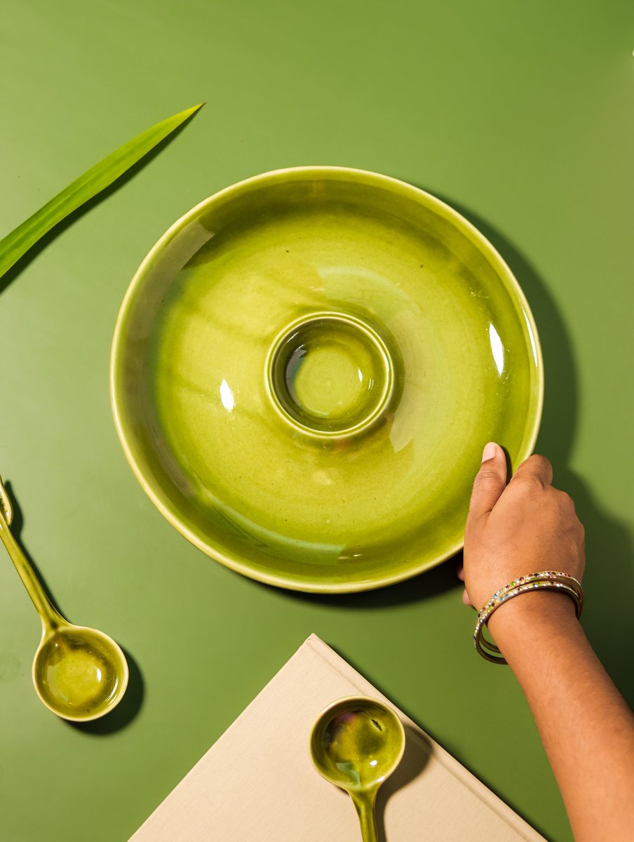 AmalfieeC's tweet image. Today we go green with our Breakfast Special
Paris Chip and Dip Platter!
What would you serve in this beautiful platter comment below.

#GreenPlatter
#CeramicDelights
#BreakfastInStyle
#ArtfulEating
#MorningFeast
#PlatterPerfection
#HandcraftedCeramics
#ElegantBreakfast