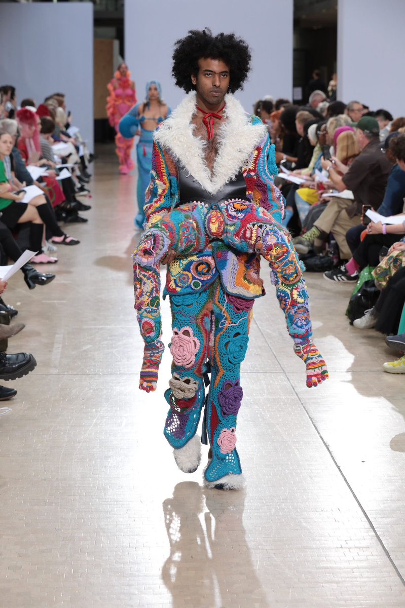 Hail_ET_'s tweet photo. Honoured to have had my first show with the incredibly talented graduating BA Central Saint Martins class. Thank you for the opportunity @csm_news @LOrealParisUK and most importantly to Fanny Ljungberg for allowing me to present her garments in this year’s #bafcsm23 https://t.co/R6YnIA7LT5