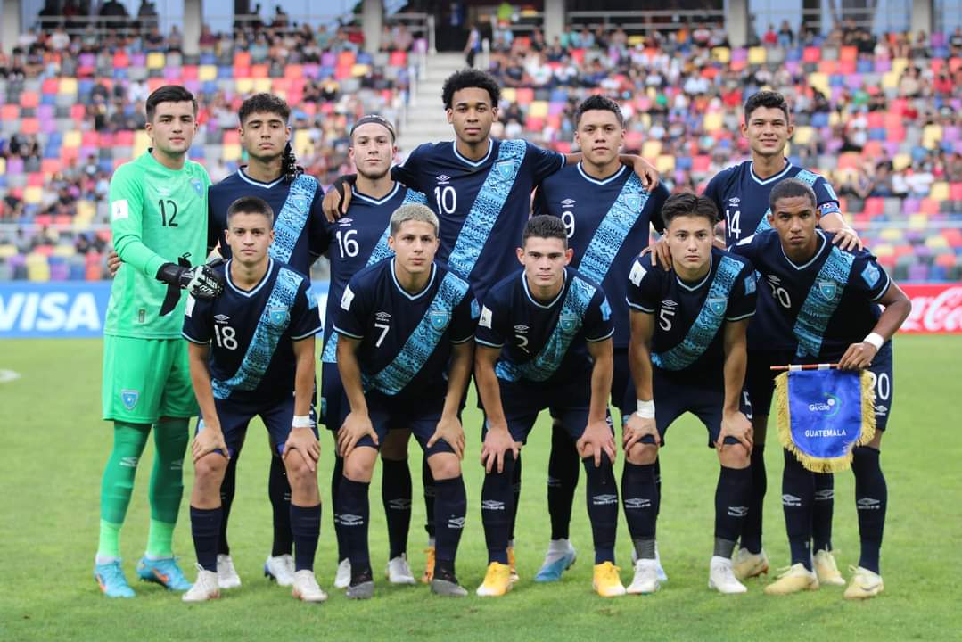 Mientras los dueños de los clubes de Guatemala sigan creyendo que lo más importante es ganar partidos y Ligas y no promover el desarrollo y exportación de jugadores, por mucho esfuerzo que hagan los jóvenes, siempre se toparán con el muro que hace diferencia del trabajo. ➡️