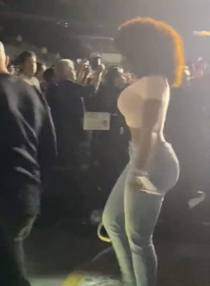 STALLlONAIRE's tweet photo. I already dont shut up but if I was built like this????? BABYYYY https://t.co/z2yrk3Okn9