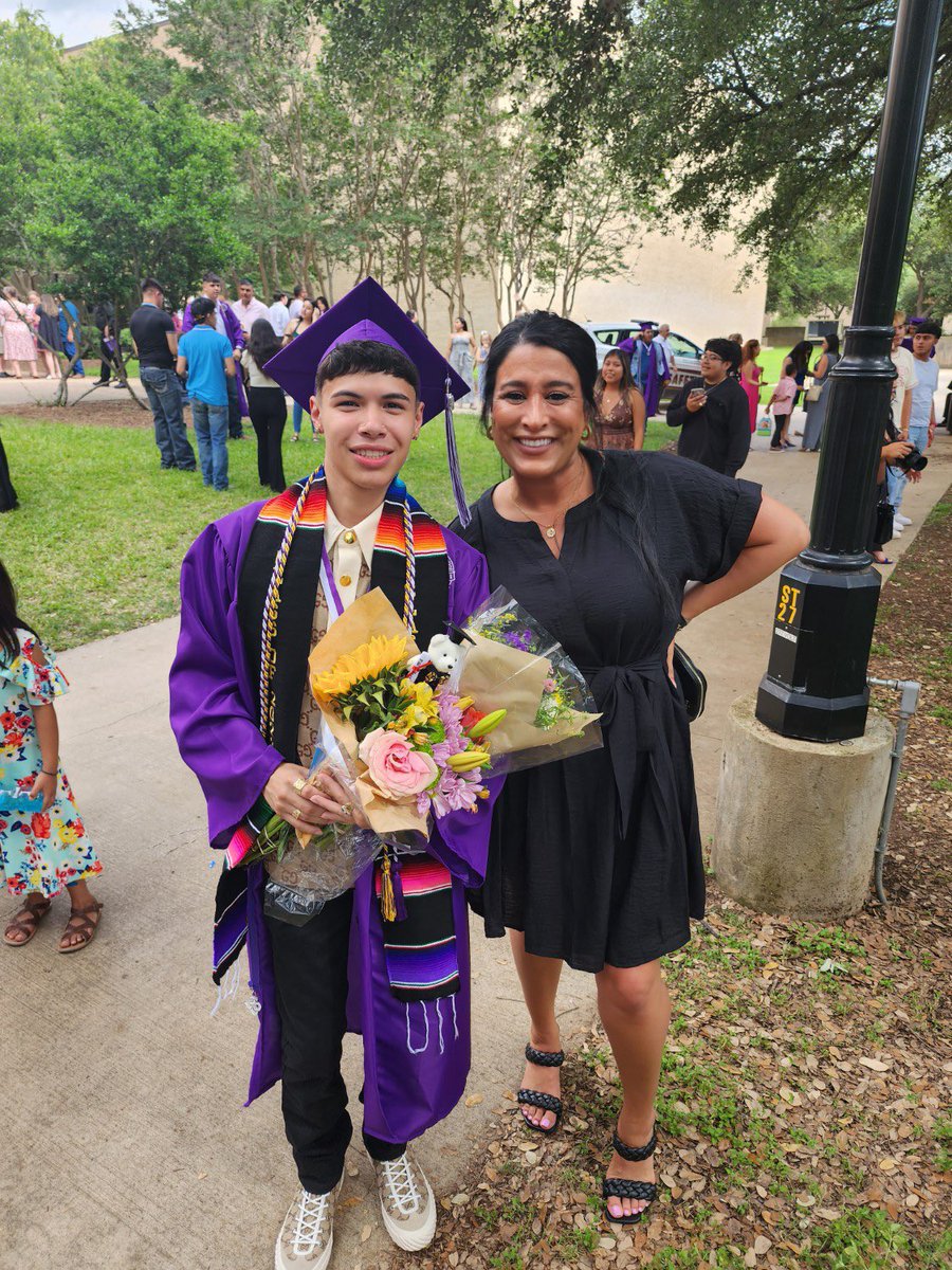 Congratulations to the Class of 2023 - a phenomenal group of Rattlers! 👏🏽🐍 

You all have left an impression at SMHS and on my heart. Now go into the world and do well, but also, go into the world and do good. 💜🎓🌎

#SMCISDgrad #Classof2023 #RattlerUpRattlerOut