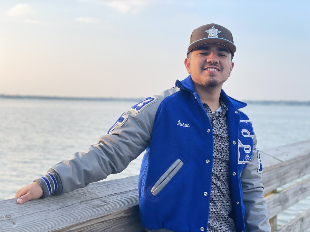 Issacio10's tweet photo. Congrats on the milestone we love you!!! @issac_solorio #rssclassof2023 https://t.co/J8d6YHV3NW
