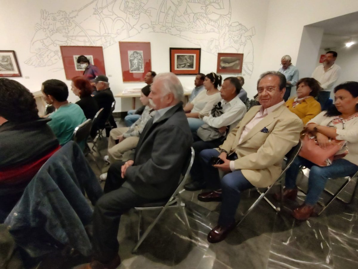polodelara's tweet photo. Agradezco a mis Amigos los Maestros Esteban Ramírez y Ramiro Fernández la invitación a la presentación del libro publicado por la @BUAP  "Huellaseneltiempo" sobre  El GRAN MURALISTA POBLANO #FernandoRamirezOsorio  orgullo de la #GRANDEZADEPUEBLA @FactorRadioPue @SarahiiMunoz https://t.co/7mnTZyh2Ry