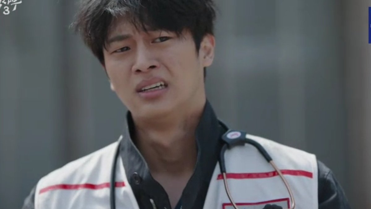 Malakdss's tweet photo. Believe me he is the only normal person in Doldam 😂😂😂😂😭😭😭😭😭😭
#DrRomantic3Ep10 
#DrRomantic3Ep9 https://t.co/gjS3pVdSug