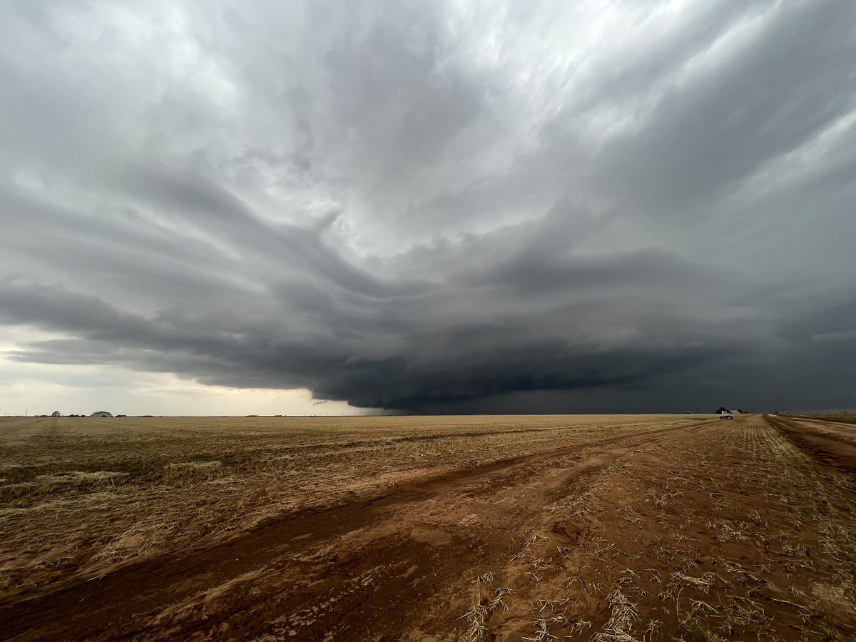 What a beautiful supercell north of Clovis #nmwx